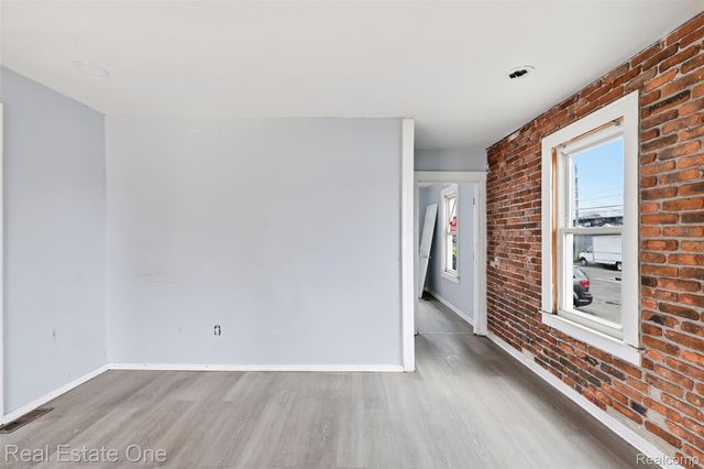 7236 Winthrop Street, Detroit, MI 48228