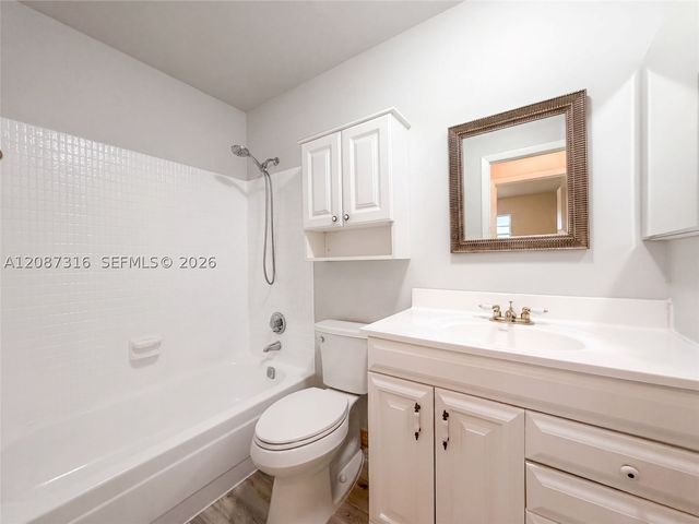 400 SW Golfview Ter 112, Boynton Beach, FL 33426