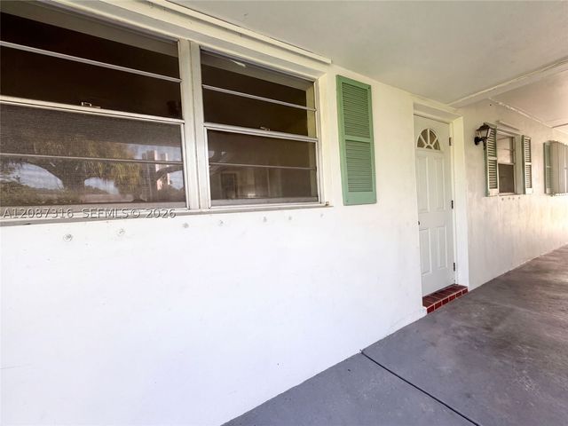 400 SW Golfview Ter 112, Boynton Beach, FL 33426