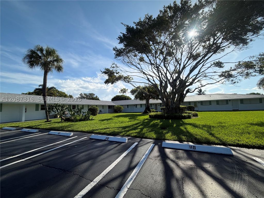 400 SW Golfview Ter 112, Boynton Beach, FL 33426