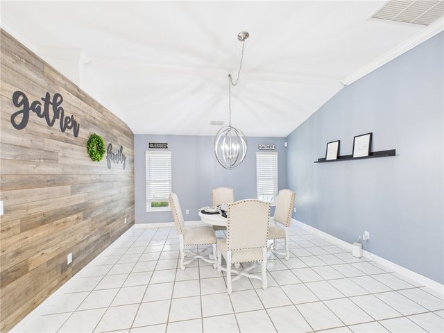 913 Starflower Avenue, Sebastian, FL 32958