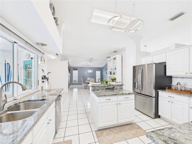 913 Starflower Avenue, Sebastian, FL 32958