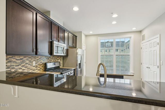 10510 Sablewood Drive 113, Raleigh, NC 27617