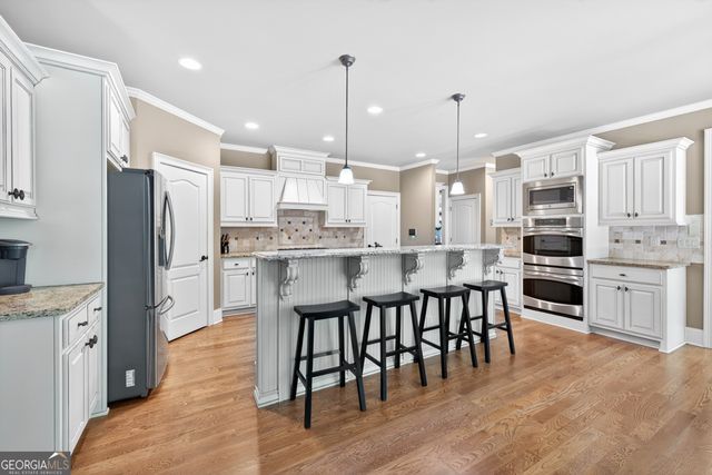 4259 Sierra Creek Drive, Hoschton, GA 30548