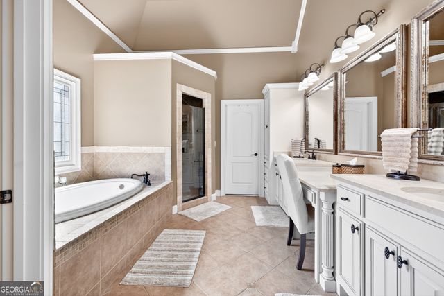 4259 Sierra Creek Drive, Hoschton, GA 30548