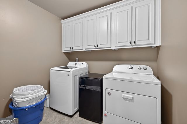 4259 Sierra Creek Drive, Hoschton, GA 30548