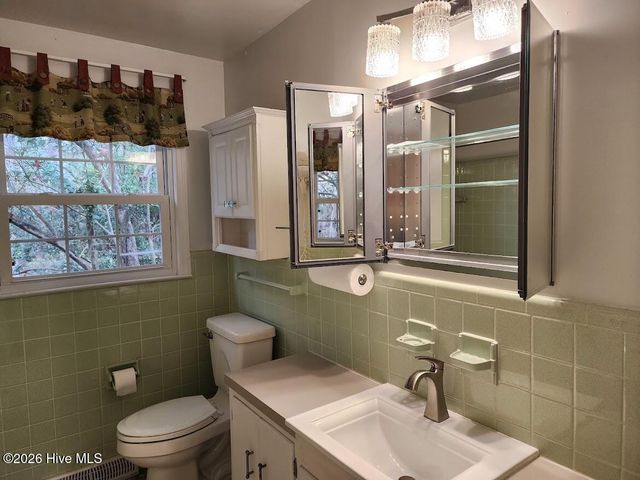 107 S Lakeshore Drive, Whispering Pines, NC 28327