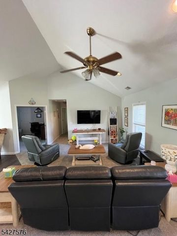 79 Bourne Ci 79, Hardyston Twp., NJ 07419