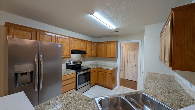 2783 N Boxwood Drive, Fayetteville, AR 72703