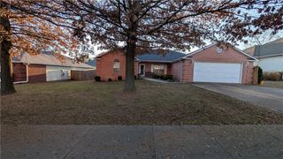 2783 N Boxwood Drive, Fayetteville, AR 72703