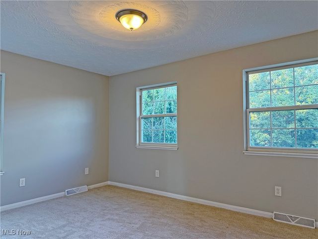 1050 Oak Street, Medina, OH 44256