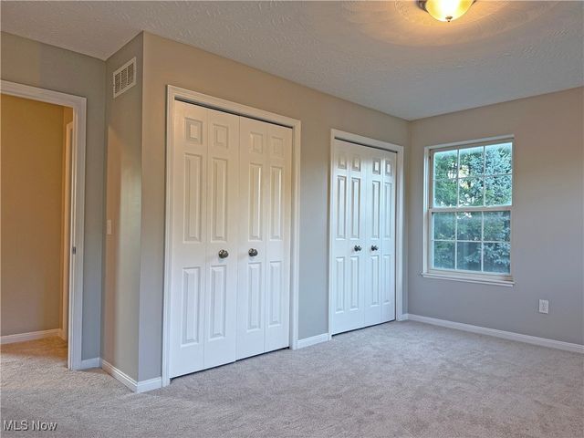 1050 Oak Street, Medina, OH 44256