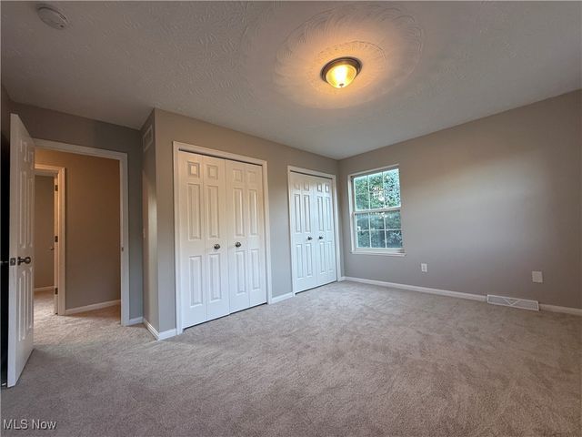 1050 Oak Street, Medina, OH 44256