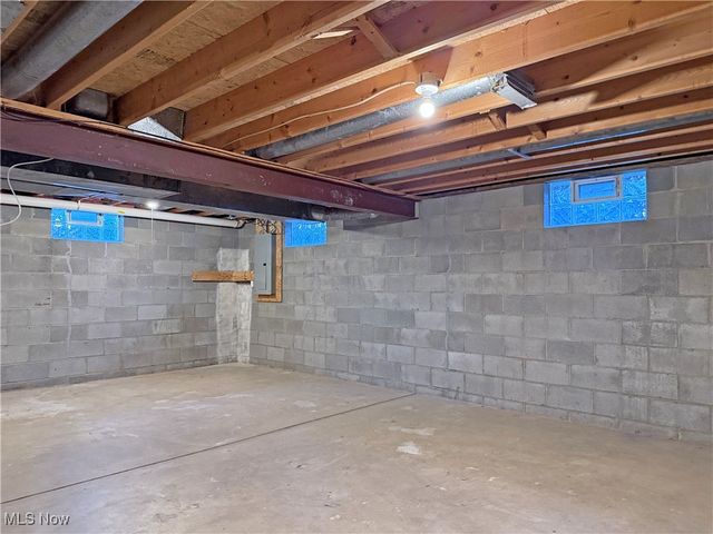 1050 Oak Street, Medina, OH 44256