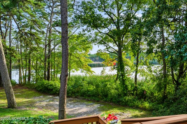 1112 Lighthouse Lane, Toms River, NJ 08753