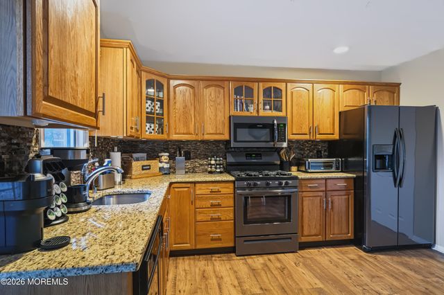 1112 Lighthouse Lane, Toms River, NJ 08753