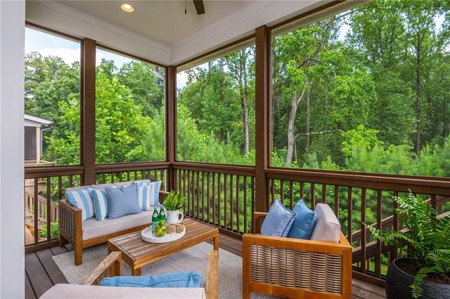 1264 Hayes Drive SE, Smyrna, GA 30080