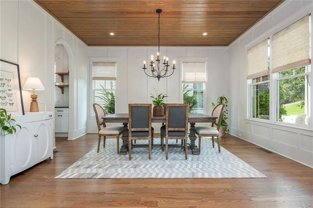 1264 Hayes Drive SE, Smyrna, GA 30080
