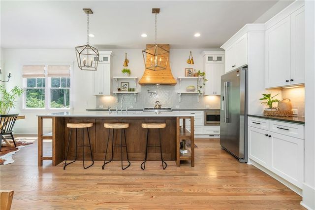 1264 Hayes Drive SE, Smyrna, GA 30080
