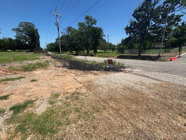 W 20th Street, Okmulgee, OK 74447