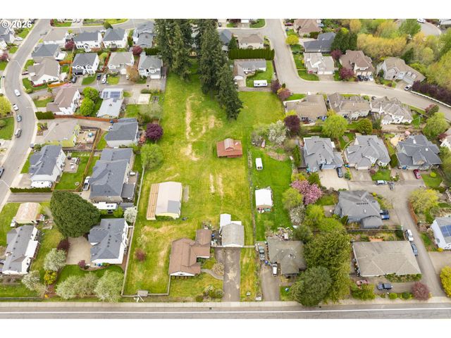 11885 Se SUMMERS Ln, Clackamas, OR 97015