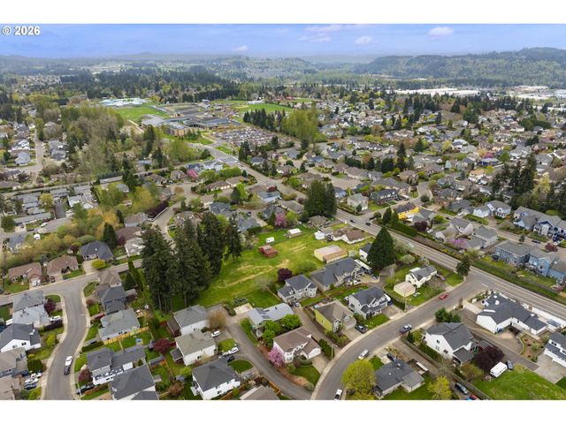 11885 Se SUMMERS Ln, Clackamas, OR 97015