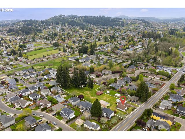 11885 Se SUMMERS Ln, Clackamas, OR 97015