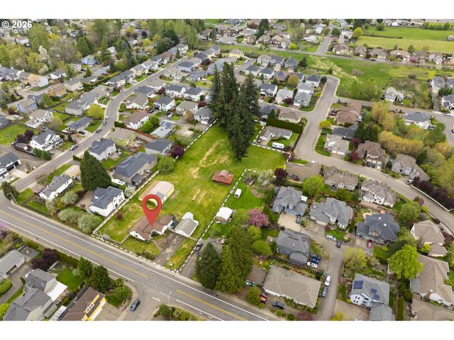 11885 Se SUMMERS Ln, Clackamas, OR 97015