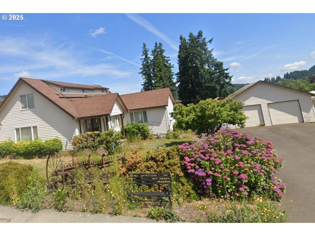 11885 Se SUMMERS Ln, Clackamas, OR 97015