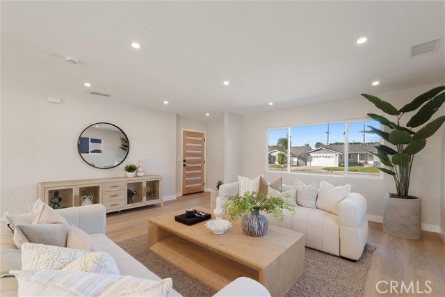 534 E Hoover, Orange, CA 92867