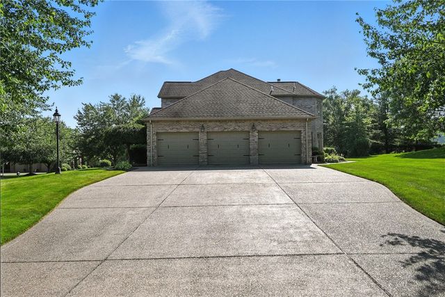 4020 Muirfield Drive, Collier Twp, PA 15142