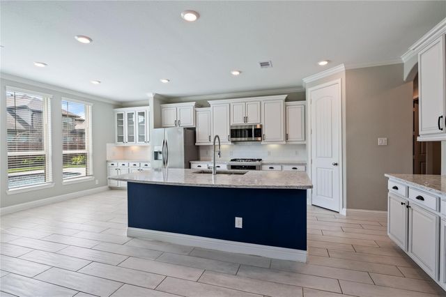 2328 Majestic Fairway Lane, League City, TX 77573