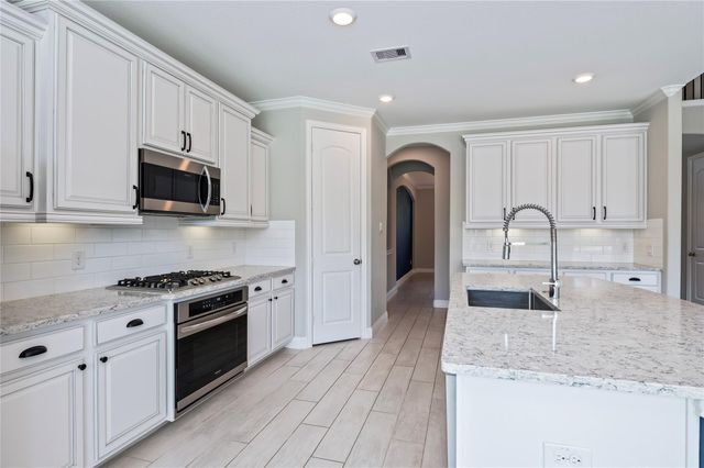2328 Majestic Fairway Lane, League City, TX 77573