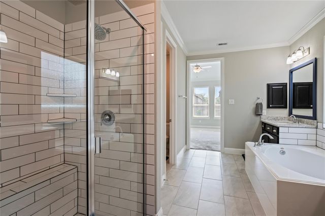 2328 Majestic Fairway Lane, League City, TX 77573