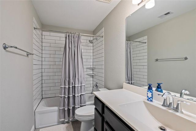 2328 Majestic Fairway Lane, League City, TX 77573