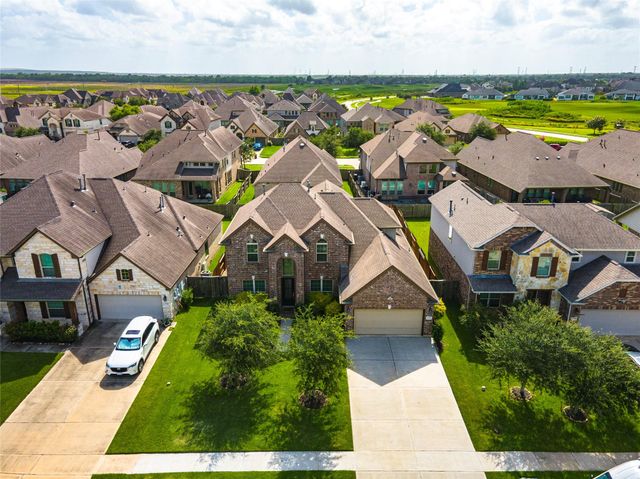 2328 Majestic Fairway Lane, League City, TX 77573