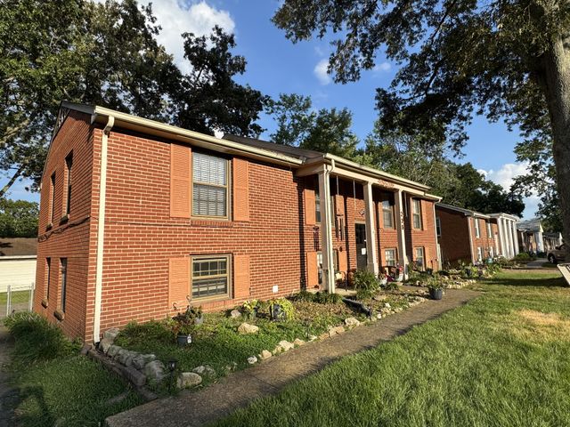 215 Heights Ave, Tullahoma, TN 37388