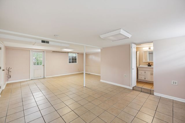 215 Heights Ave, Tullahoma, TN 37388