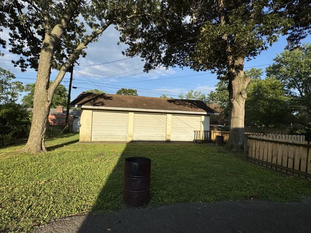 215 Heights Ave, Tullahoma, TN 37388