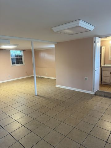 215 Heights Ave, Tullahoma, TN 37388