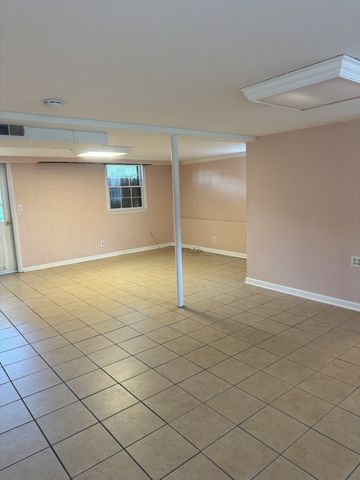215 Heights Ave, Tullahoma, TN 37388