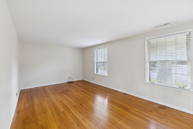215 Heights Ave, Tullahoma, TN 37388