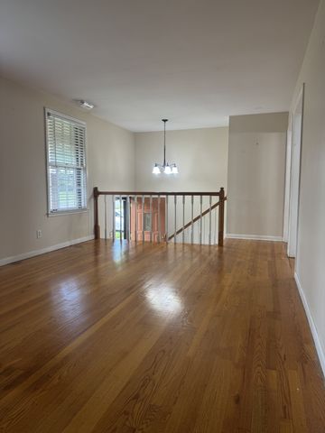 215 Heights Ave, Tullahoma, TN 37388