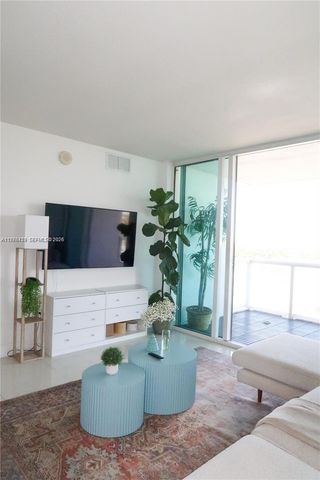 1861 NW S River Dr 1501, Miami, FL 33125