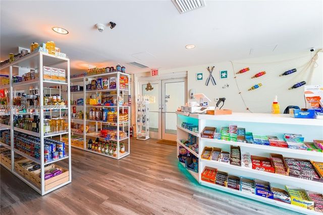 1861 NW S River Dr 1501, Miami, FL 33125