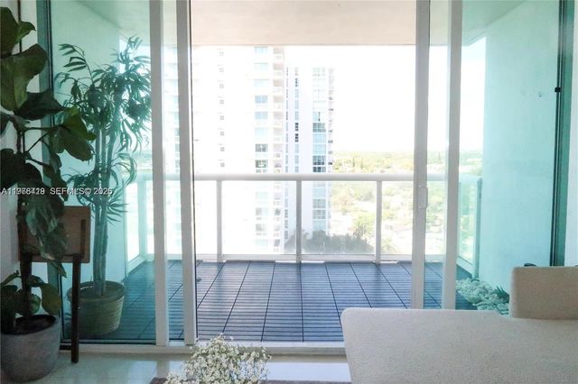 1861 NW S River Dr 1501, Miami, FL 33125