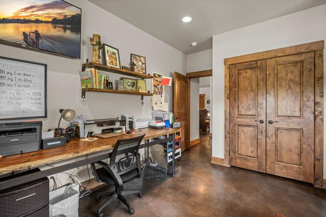 201 N Oak Vista DR, Burnet, TX 78611
