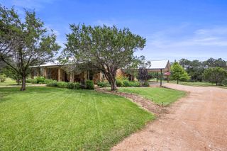 201 N Oak Vista DR, Burnet, TX 78611