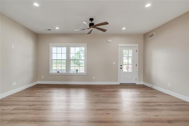 3559 Delaware Road, Pomona, KS 66076