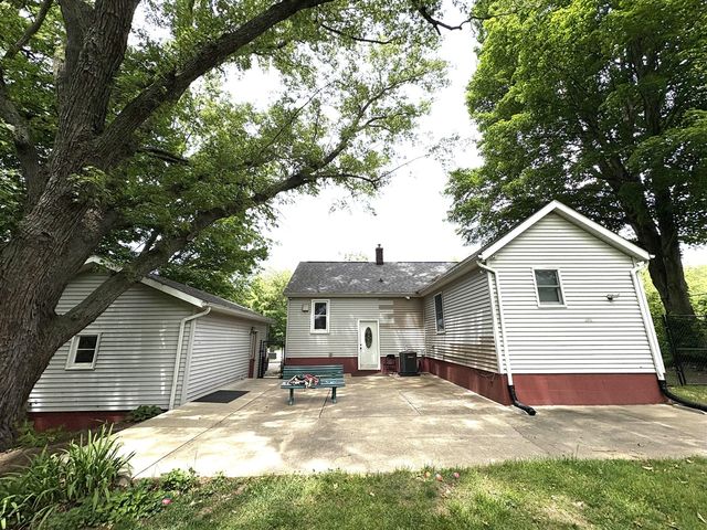67741 County Road 388, South Haven, MI 49090